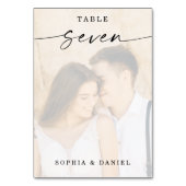 Elegantes Script Foto Hochzeit Tischnummer Seven (Vorderseite)