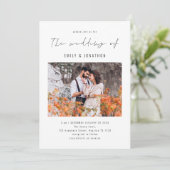 Elegantes Script Foto QR Code Einladung Hochzeitsf (Stehend Vorderseite)