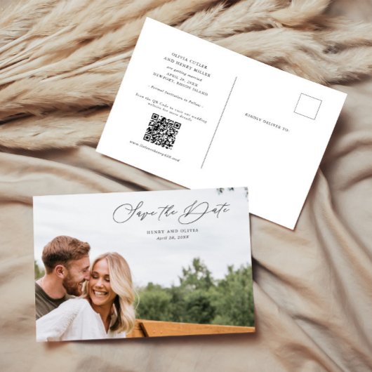 Elegantes Script-Foto Save the Date mit QR-Code Ankündigungspostkarte