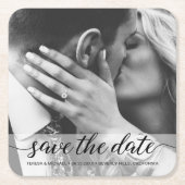 Elegantes Script Foto Verlobung Save the Date Post Rechteckiger Pappuntersetzer (Vorderseite)