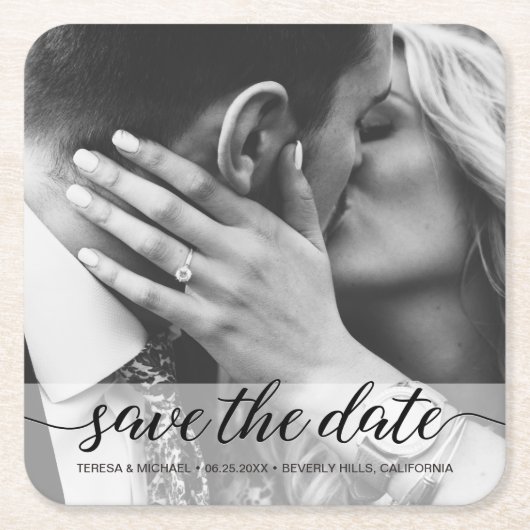 Elegantes Script Foto Verlobung Save the Date Post Rechteckiger Pappuntersetzer (Vorderseite)