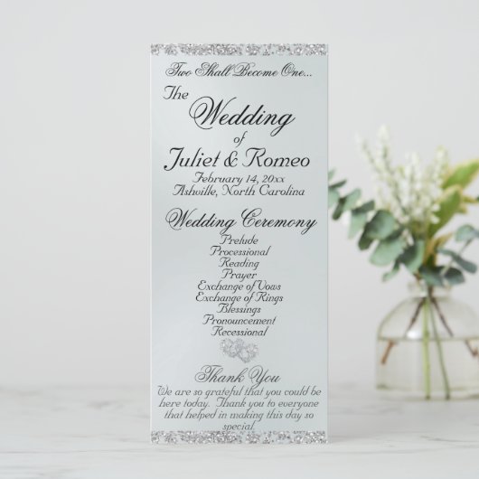 Elegantes Script & Glitzer - White Pearl Wedding Programm (Stehend Vorderseite)