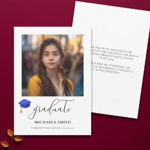 Elegantes Script Graduate Foto Blue Graduation Cap Ankündigung