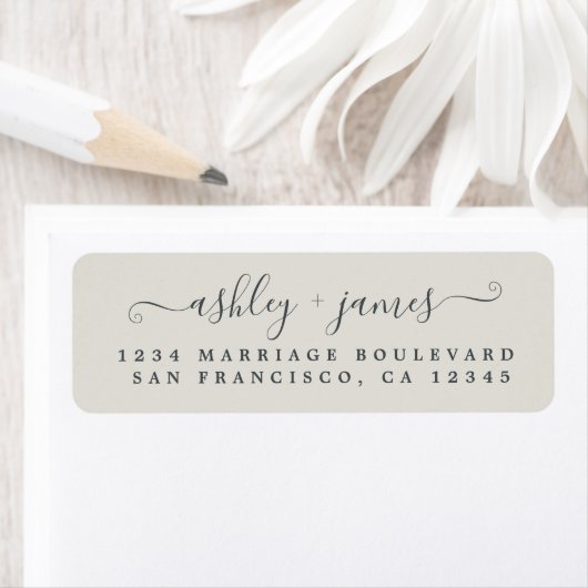 Elegantes Script Gray Wedding Return Address Label (Insitu)