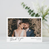 Elegantes Script Heart Modern Wedding Foto Dankeskarte (Stehend Vorderseite)