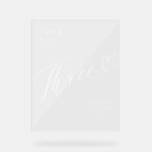 Elegantes Script Heart Wedding Tischnummer Drei Acrylschild (Vorderseite)