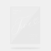 Elegantes Script Heart Wedding Tischnummer Five Acrylschild (Vorderseite)