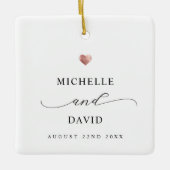 Elegantes Script Minimal Rose Goldenes Herz Hochze Keramikornament (Vorderseite)