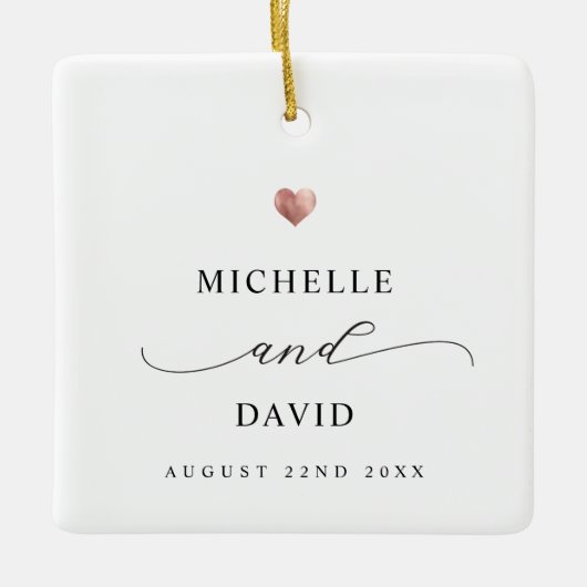 Elegantes Script Minimal Rose Goldenes Herz Hochze Keramikornament (Vorderseite)