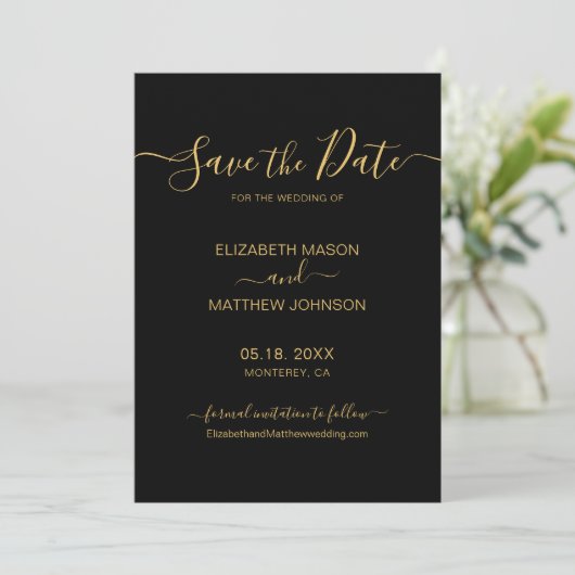 Elegantes Script Minimalistisch Gold und Black Wed Save The Date (Stehend Vorderseite)