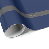 Elegantes Script Monogram Dark Navy Blue Gray & Go Geschenkpapier (Rolleneckpunkt)