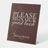 Elegantes Script Mousse Brown Wedding Gästebuch Sockelschild (Vorderseite)