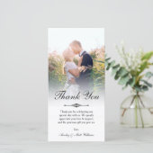 Elegantes Script Overlay Wedding Foto Vielen Dank Dankeskarte (Stehend Vorderseite)