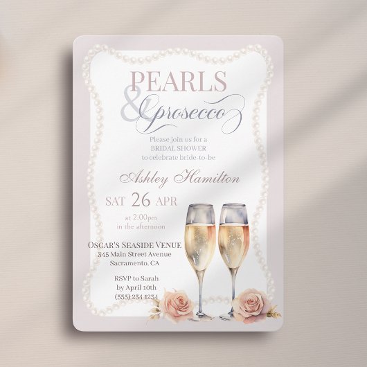 Elegantes Script Pearls & Prosecco Brautparty Einladung