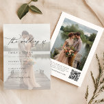Elegantes Script QR Code Foto Hochzeit Einladung<br><div class="desc">Dieses einfache Elegant Script QR Code Foto Wedding Invitation mit zwei offenen Overlay-Foto des glücklichen Ehepaares überlagert mit elegantem Skript.</div>