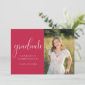 Elegantes Script Red Abschluss Foto Einladung (Stehend Vorderseite)