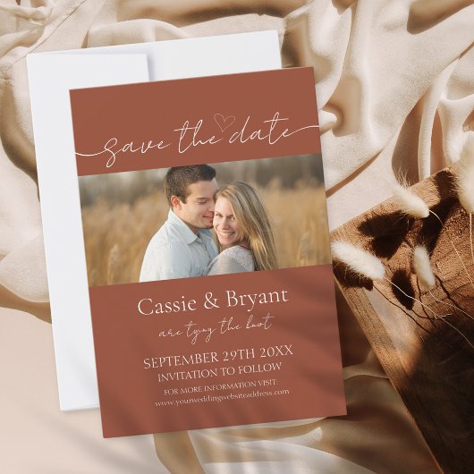 Elegantes Script Rustic Terracotta Save the Date