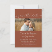 Elegantes Script Rustic Terracotta Save the Date (Vorderseite)