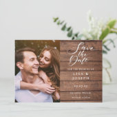 Elegantes Script Rustic Wood Foto Hochzeit Save The Date (Stehend Vorderseite)