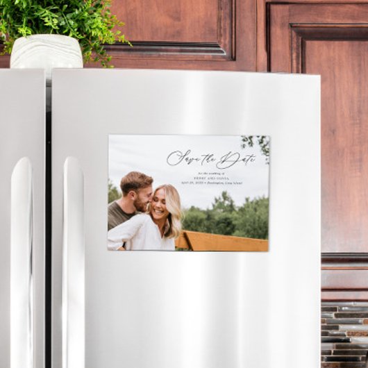 Elegantes Script Save the Date Landscape Magneteinladung