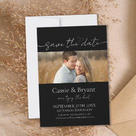 Elegantes Script Save the Date Monogram Einladung