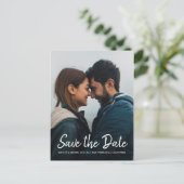 Elegantes Script Save the Date Verlobung Foto Ankündigungspostkarte (Stehend Vorderseite)