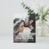 Elegantes Script Save the Date Verlobung Foto Ankündigungspostkarte (Stehend Vorderseite)