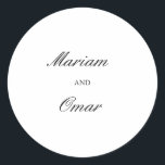 Elegantes Script Schwarz und Weiß Minimalistisch H Runder Aufkleber<br><div class="desc">Elegantes Script Schwarz und Weiß Minimalistisch Hochzeitsdesign. Ideal zum Versiegeln und Etikettieren von Dessertkisten, Süßigkeiten, Hochzeitsgeschenken, Gefälligkeiten und Umschlägen.</div>