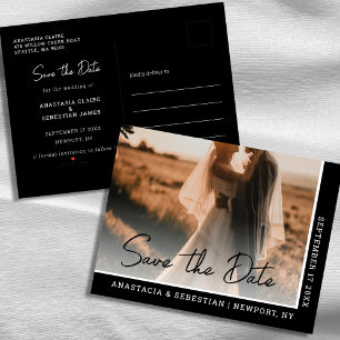 Elegantes Script Schwarz-Weiß-Foto Hochzeit Ankündigungspostkarte