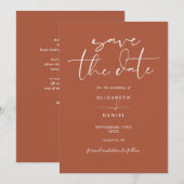 Elegantes Script Terracotta QR Code Hochzeit Save The Date (Vorne/Hinten)