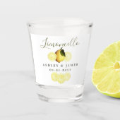 Elegantes Script Watercolor Lemon Wedding Limoncel Schnapsglas (Vorderseite)