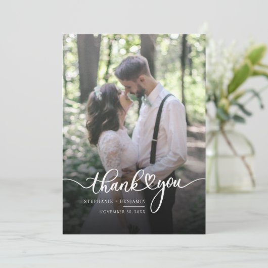 Elegantes Script Wedding Day Foto Danke Karte (Stehend Vorderseite)