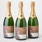 Elegantes Script Wedding Foto Vielen Dank Schaumweinetikett (Flaschen)