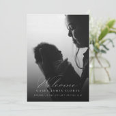 Elegantes Script Welcome Baby Foto Birth Ankündigung (Stehend Vorderseite)
