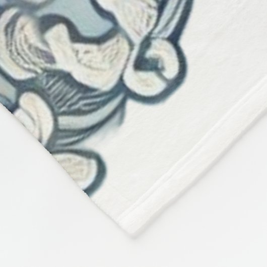 Elegantes Scrolling Damask Muster in Soft Blue und Fleecedecke (Ecke)