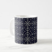 Elegantes Silber-Blau-Schneeflockenmuster Kaffeetasse (Vorderseite Links)