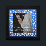 Elegantes Silberes blaues Herz Diamant Glitzer Hoc Erinnerungskiste<br><div class="desc">Art Deco Wedding Diamond Black and White Foam Board</div>