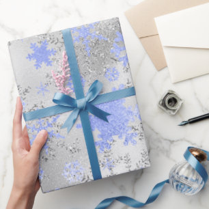 Elegantes Silver Blue Weihnachten Snowflake Muster Geschenkpapier