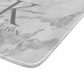 Elegantes Silver Foil Marmor Monogramm Schneidebrett (Ecke)