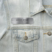 Elegantes Silver Gray Metallic Beruflich Business Namensschild (Beispiel)