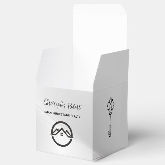 Elegantes Silver Real Anwesen Geschenkschachtel (Geöffnet)