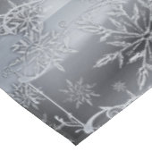 Elegantes Silver Snowflakes Weihnachtsfest Tischdecke (Schrägansicht)