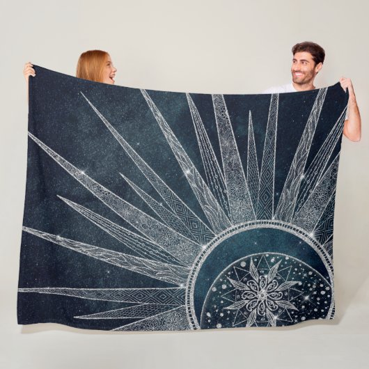 Elegantes Silver Sun Moon Doodle Mandala Blue Desi Fleecedecke (Beispiel)