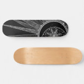 Elegantes Silver Sun Moon Mandala Schwarzes Design Skateboard (Horizontal)