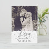 Elegantes Silver YEARS INTO FOREVER Vow Renewal In Einladung (Stehend Vorderseite)