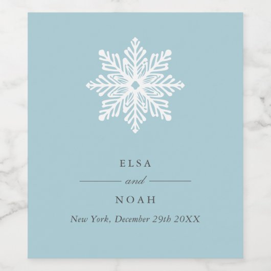 Elegantes Simple LIGHT Blue Snowflake Monogram Weinetikett (Einzelnes Label)
