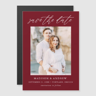 Elegantes Skript Bordeaux Foto Save-the-Date Magneteinladung
