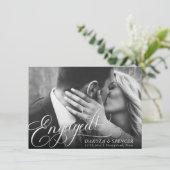 Elegantes Skript | Moderne Verlobung für Skript-Fo Ankündigung (Stehend Vorderseite)