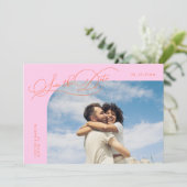 Elegantes Skript Orange Pink gebogenes Rahmenfoto Save The Date (Stehend Vorderseite)