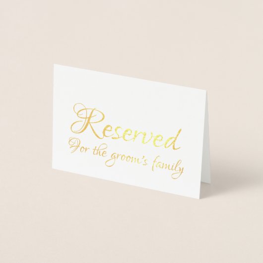 Elegantes Skript reserviert Platz für Hochzeitstis Folienkarte (Vorderseite)